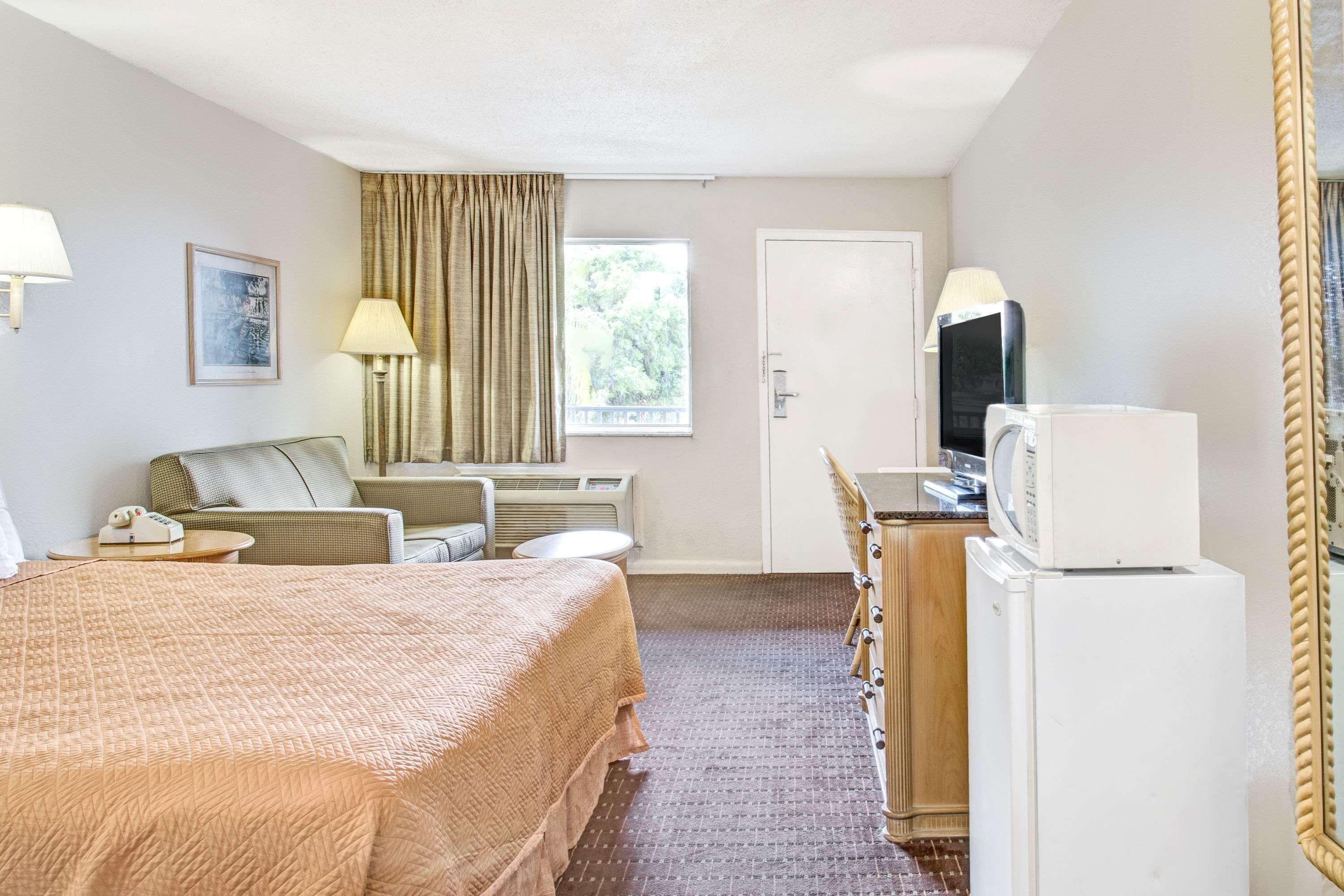 Motel Super 8 By Wyndham Kissimmee Extérieur photo